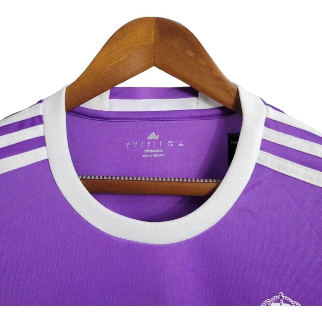 Real Madrid Retro 17/18 Jersey